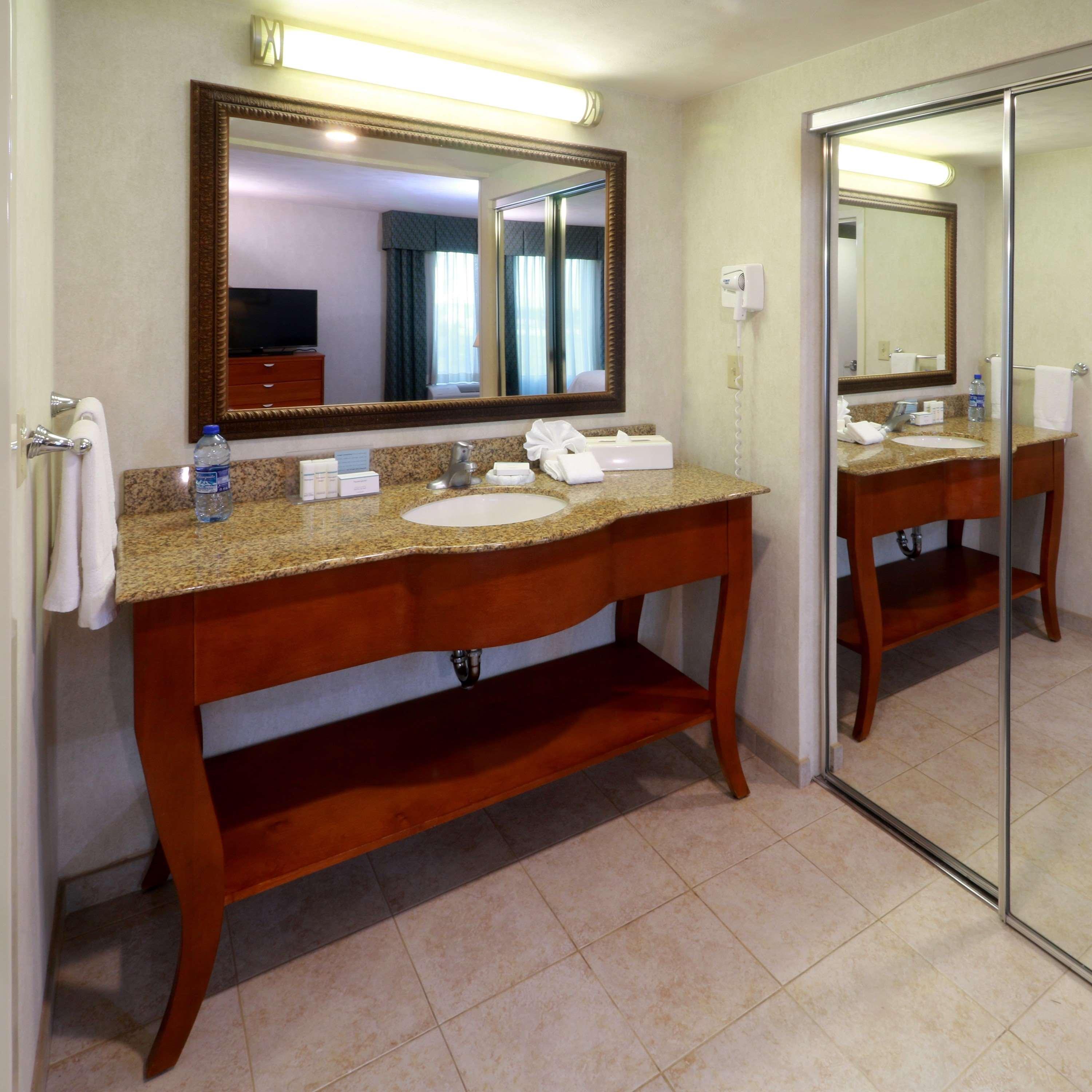 Hotel Hampton By Hilton Reynosa Zona Industrial Extérieur photo