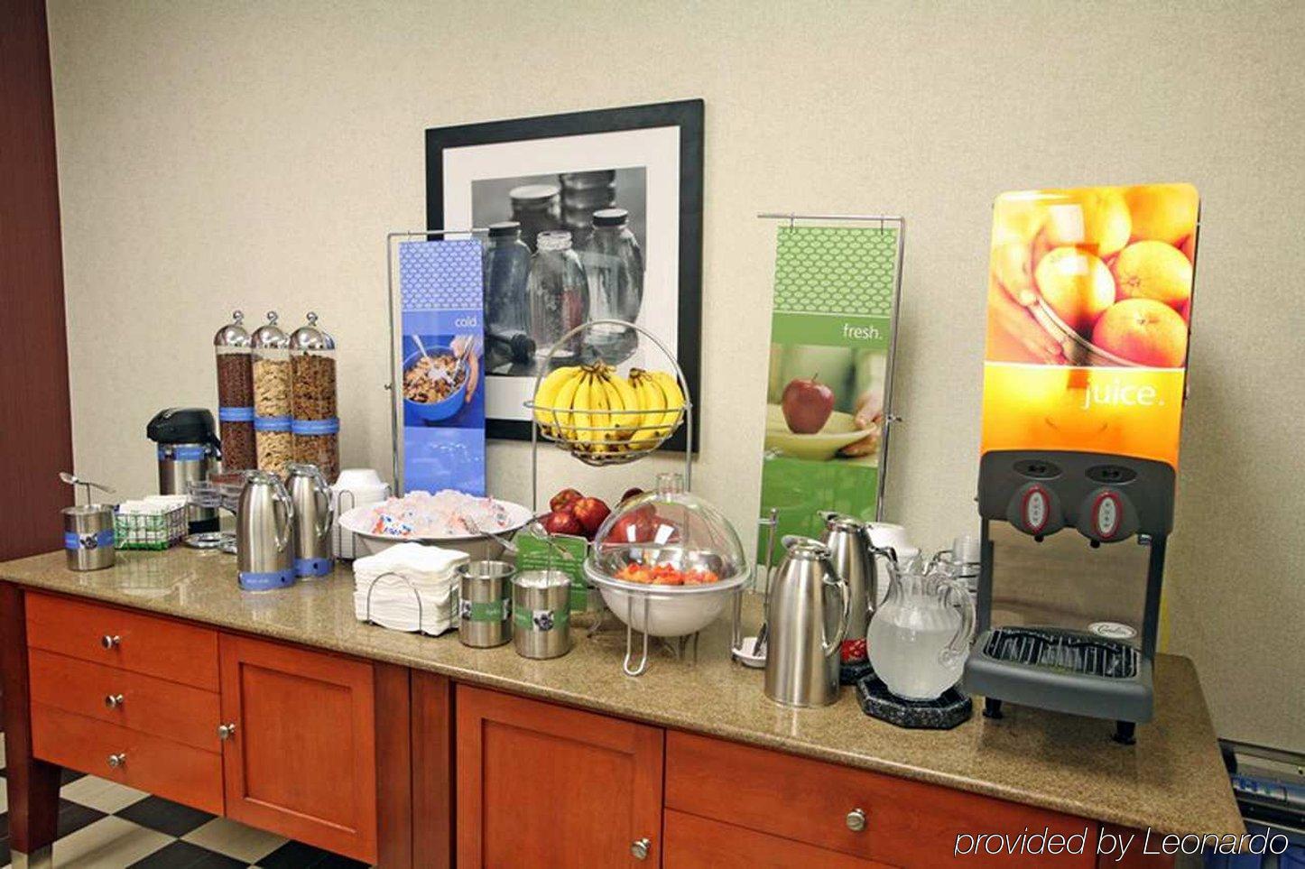 Hotel Hampton By Hilton Reynosa Zona Industrial Restaurant photo